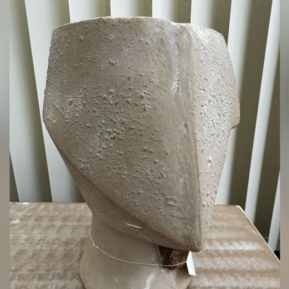 Artistic Ceramic/Resin Face Vases - Cream and Pink - Picture 7 of 16